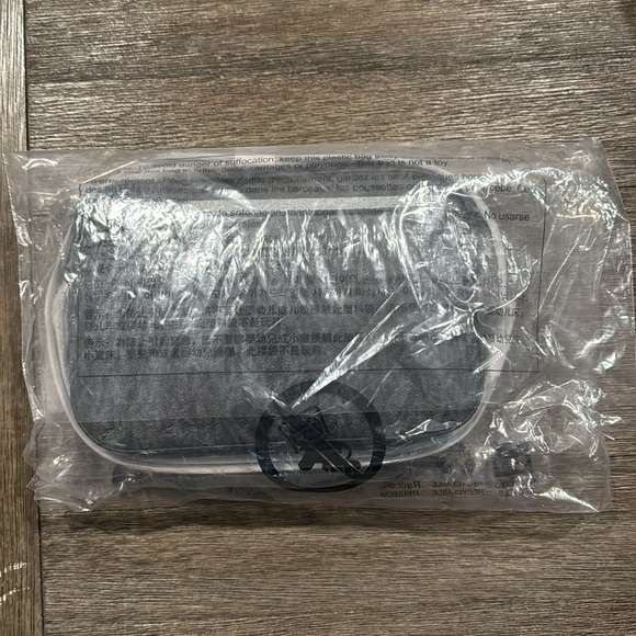 NWT Michael Kors Jet Set Large Logo Crossbody Bag Black Silver 35S1STTC9B - Picture 6 of 7